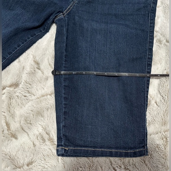 W62 Curvy Fit Bermuda Dark Blue Demin Jean Shorts - Picture 8 of 13